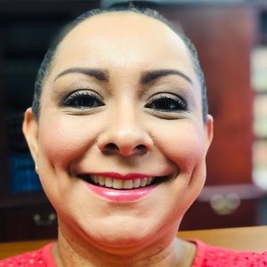 Meet your Posher, Cassandra